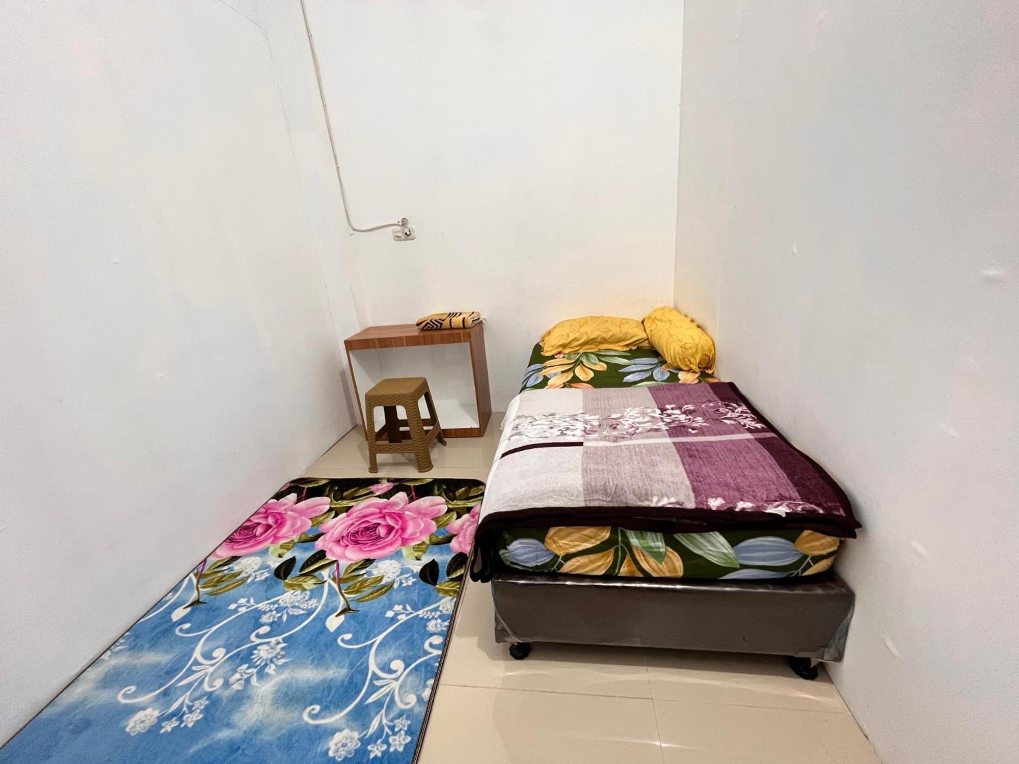 Rumah 25 Syariah Bukittinggi Kamer foto